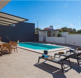 4 Bedroom Villa with Pool near Milna, Brac Island Sleeps 8 